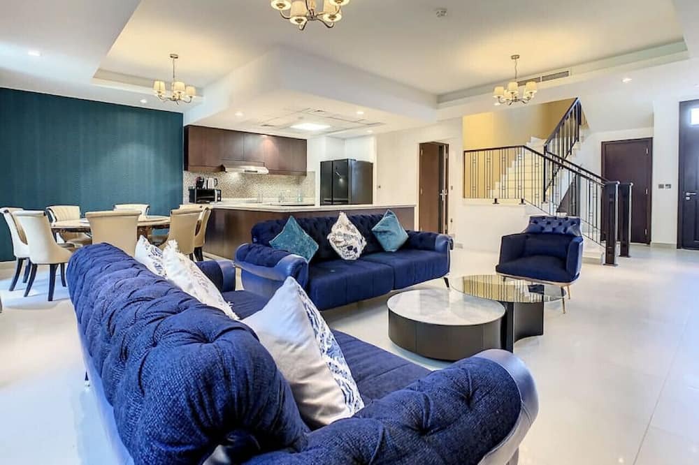 Photo of Livingroom in Motor City