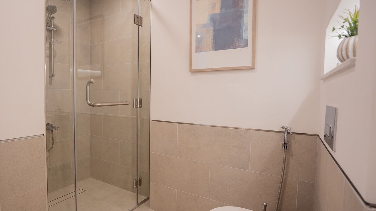 Photo of Bathroom in Umm Suqeim 3