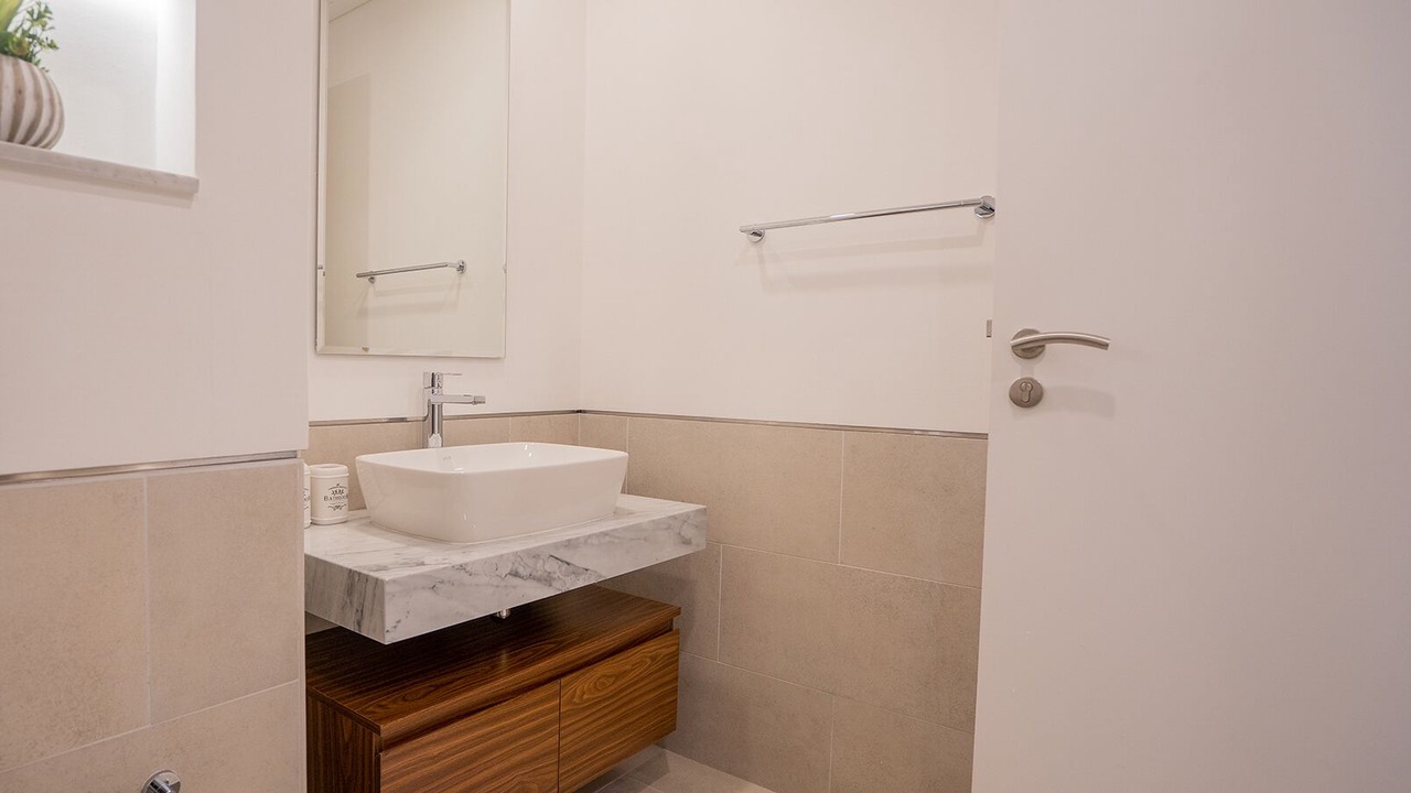 Photo of Bathroom in Umm Suqeim 3