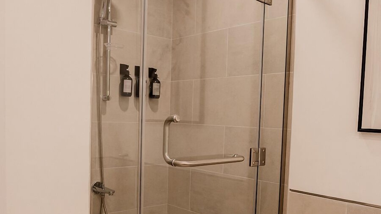 Photo of Bathroom in Umm Suqeim 3