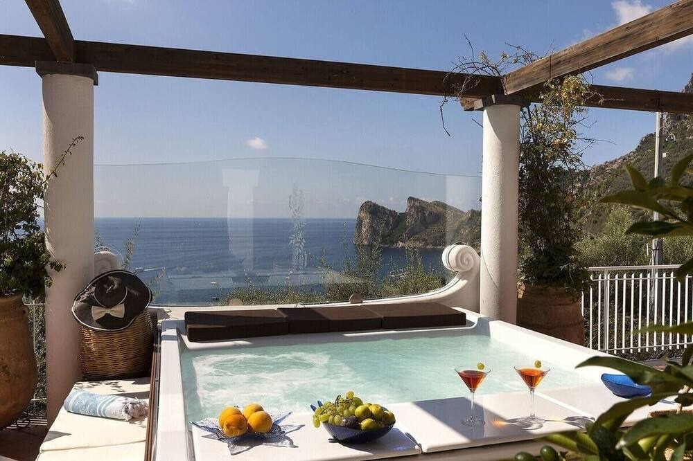 Photo of Outdoor in Sant'Agata sui Due Golfi