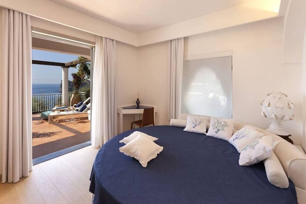 Photo of Bedroom in Sant'Agata sui Due Golfi