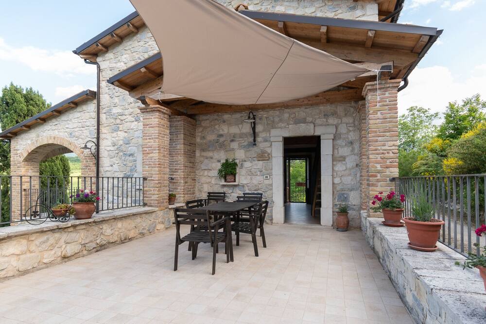 Photo of Patio Balcony in Abbateggio
