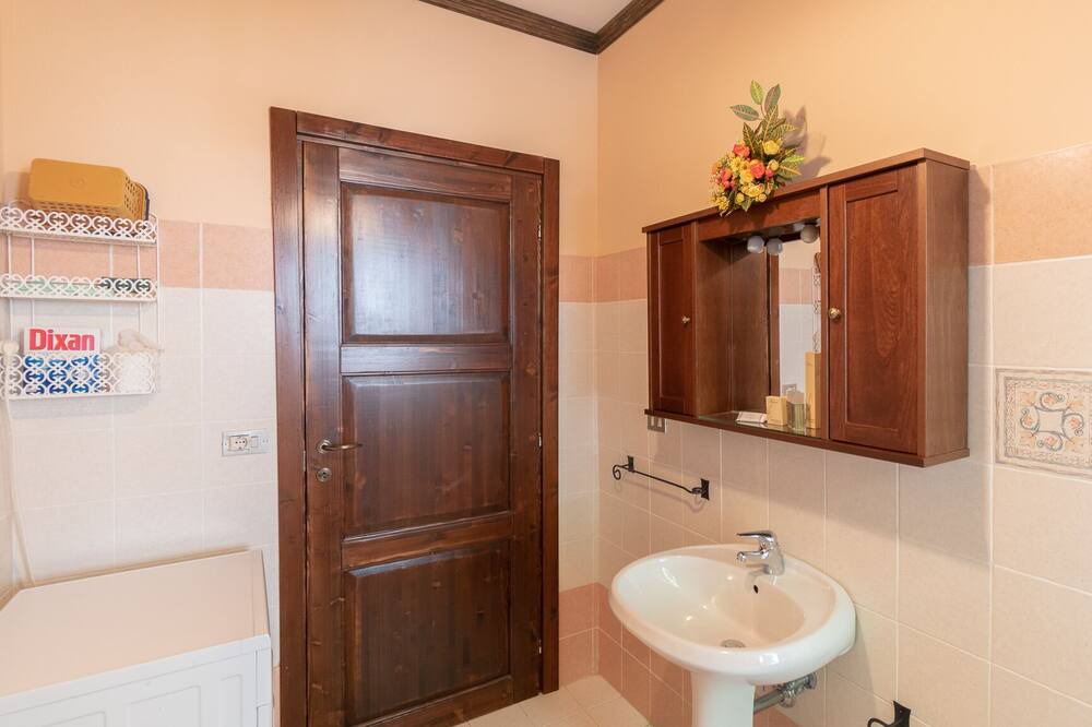 Photo of Bathroom in Abbateggio