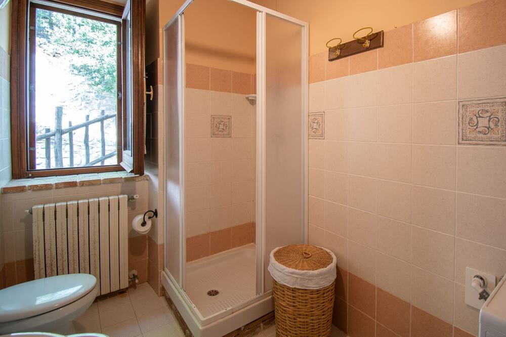 Photo of Bathroom in Abbateggio