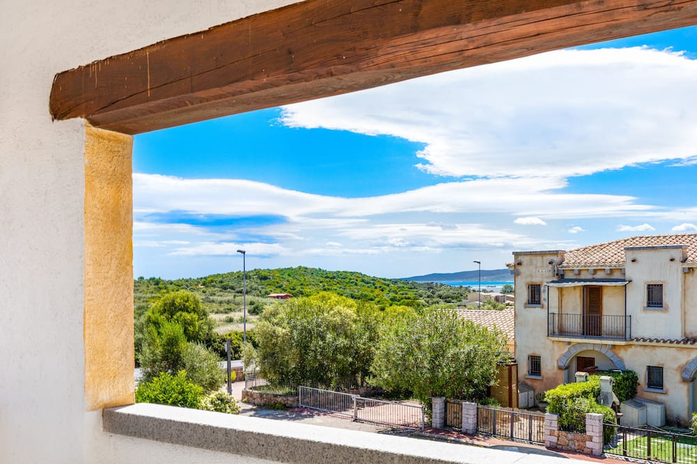 Photo of Patio Balcony in Case Peschiera-Lu Fraili