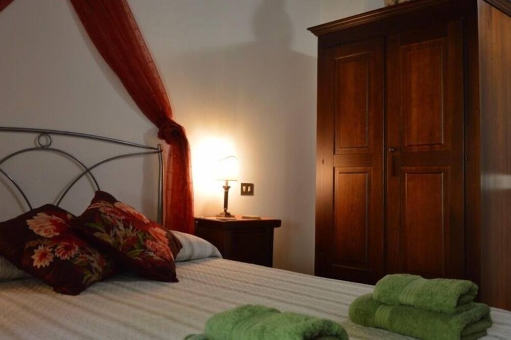 Photo of Others in Montone
