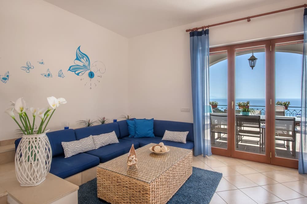 Photo of Livingroom in Sirenuse