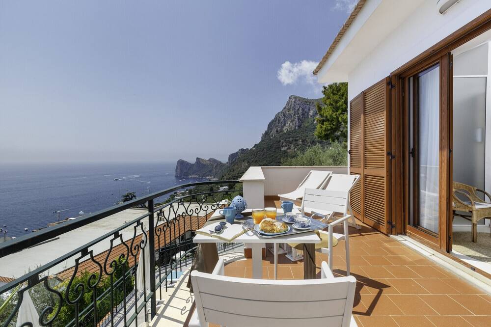 Photo of Outdoor in Sirenuse