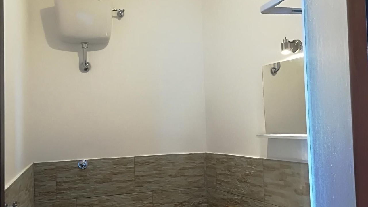 Photo of Bathroom in Bacoli