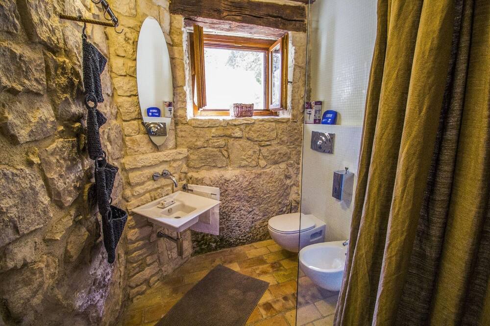 Photo of Bathroom in Abbateggio