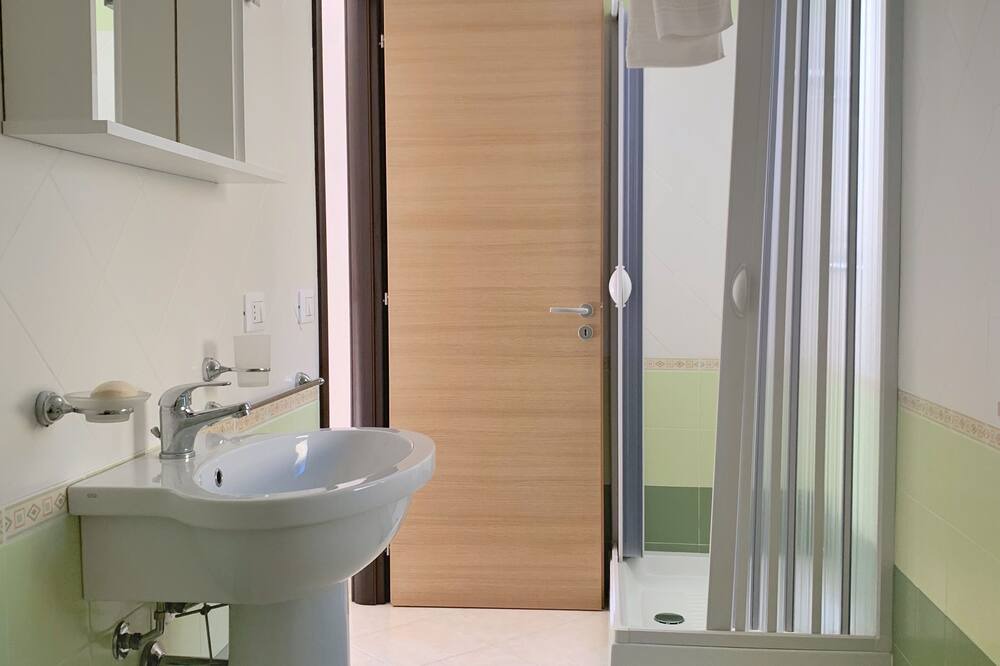 Photo of Bathroom in Pizzo