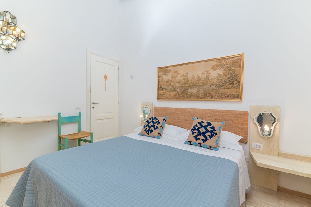 Photo of Bedroom in Case Peschiera-Lu Fraili