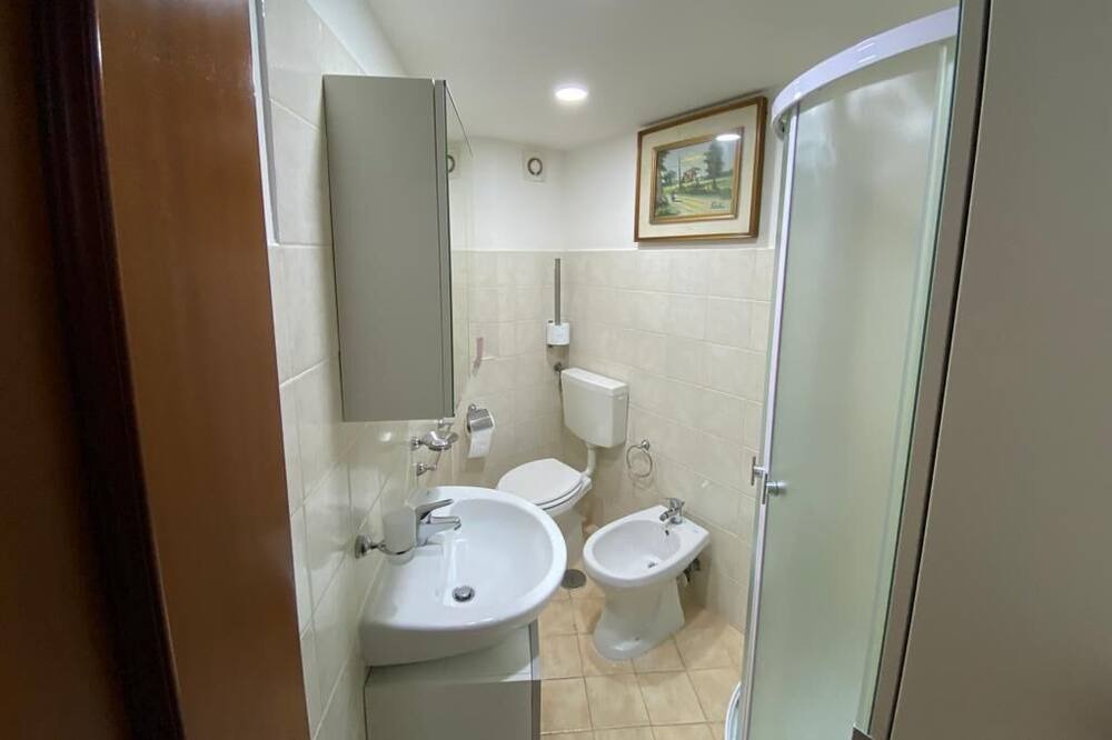 Photo of Bathroom in Casalnuovo di Napoli