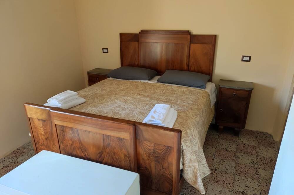 Photo of Bedroom in Strongoli