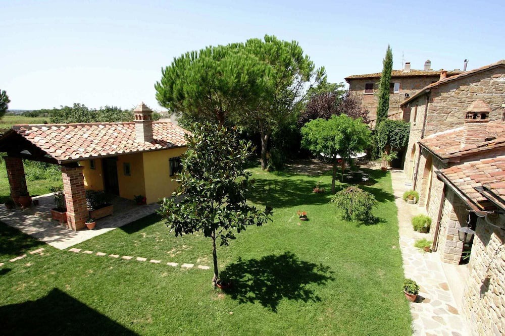 Photo of Outdoor in Camucia