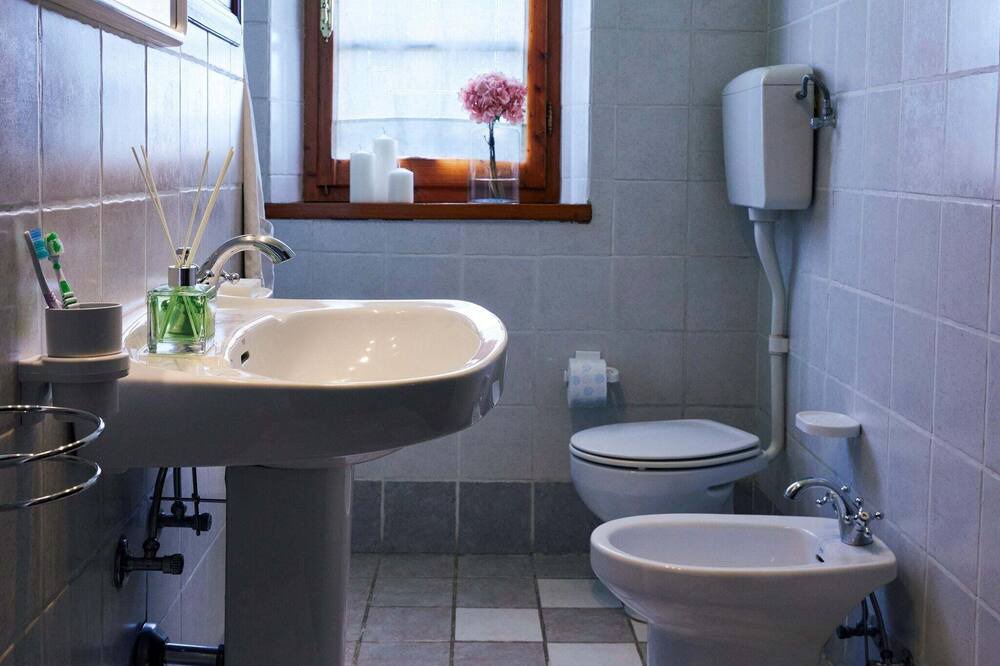 Photo of Bathroom in Camucia