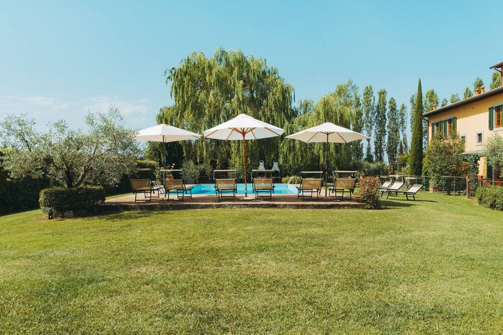 Photo of Outdoor in Camucia