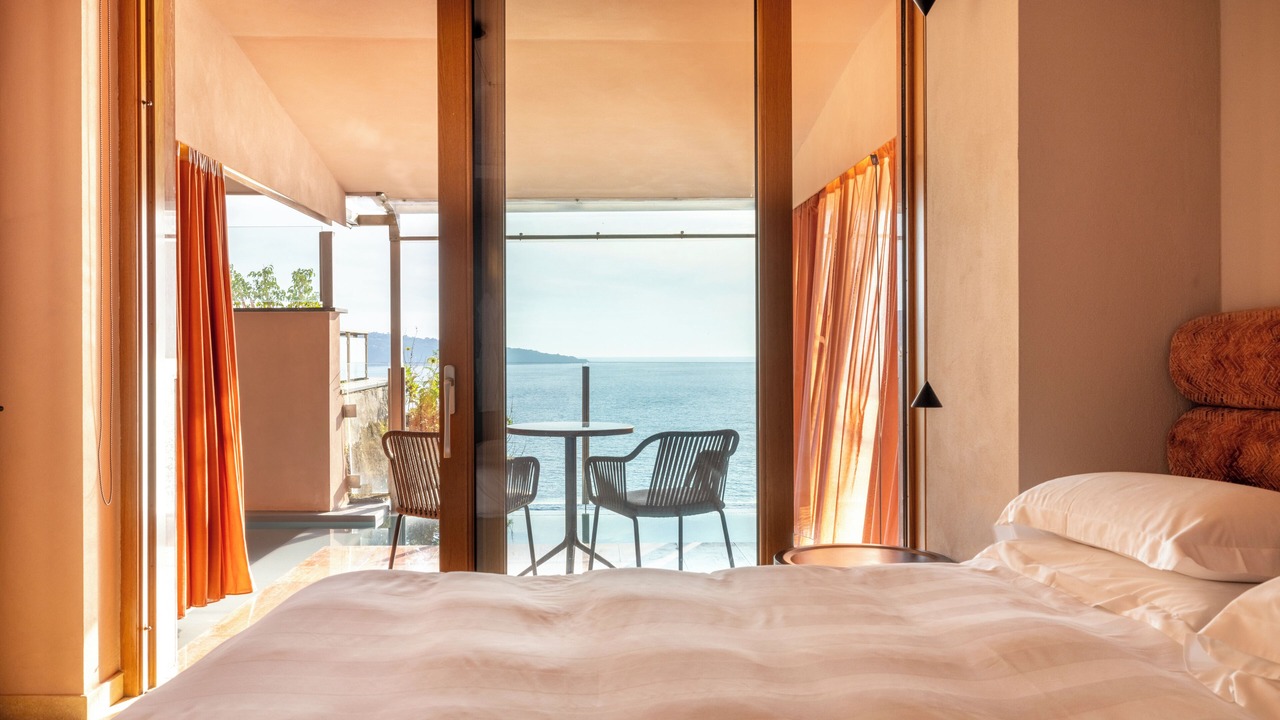 Photo of Bedroom in Meta