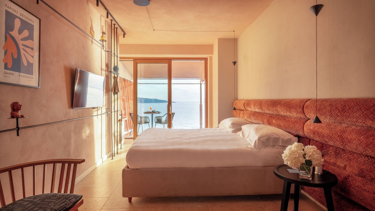 Photo of Bedroom in Meta