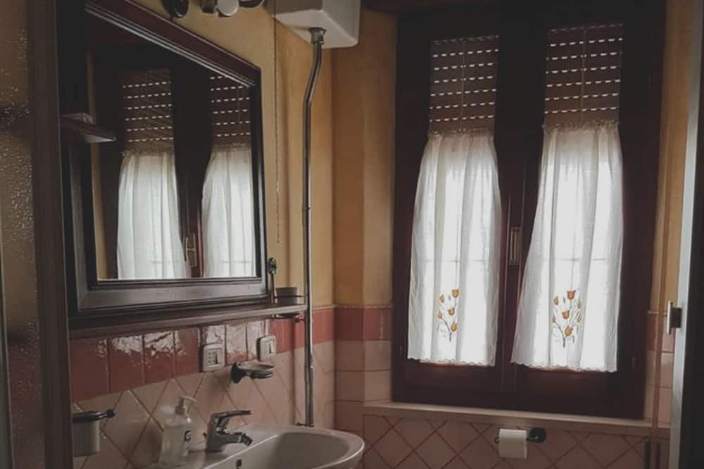 Photo of Bathroom in Talamone