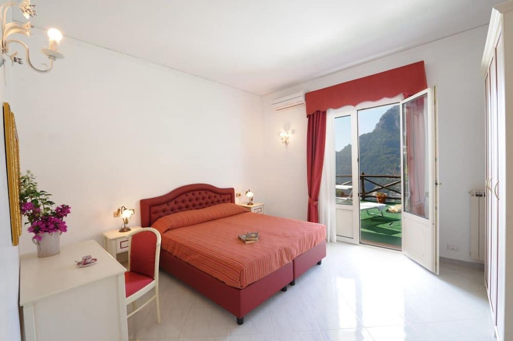 Photo of Bedroom in Montepertuso