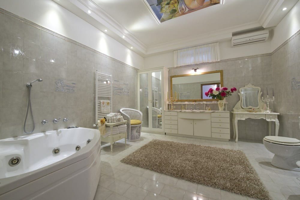 Photo of Bathroom in Montepertuso