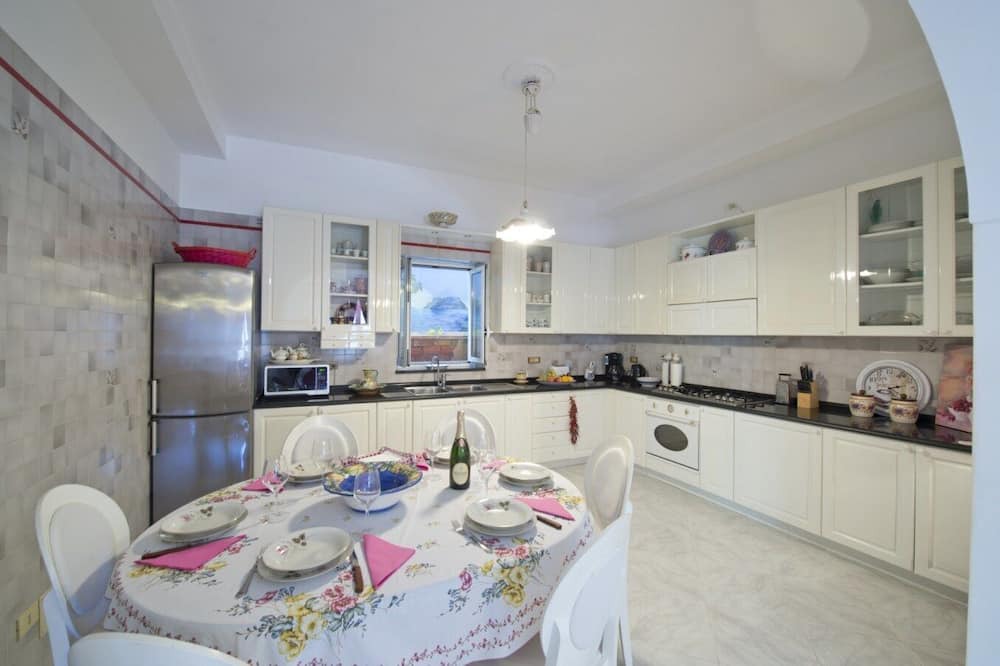 Photo of Kitchen in Montepertuso