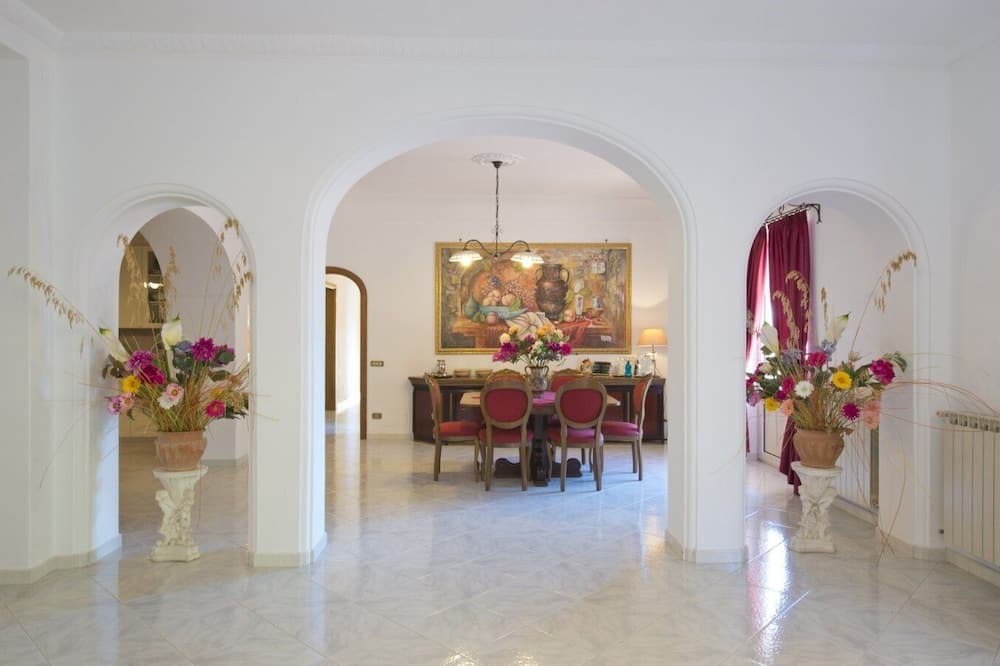 Photo of Livingroom in Montepertuso