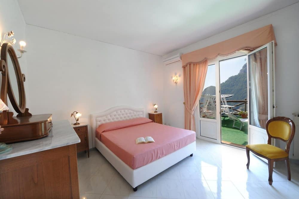 Photo of Bedroom in Montepertuso