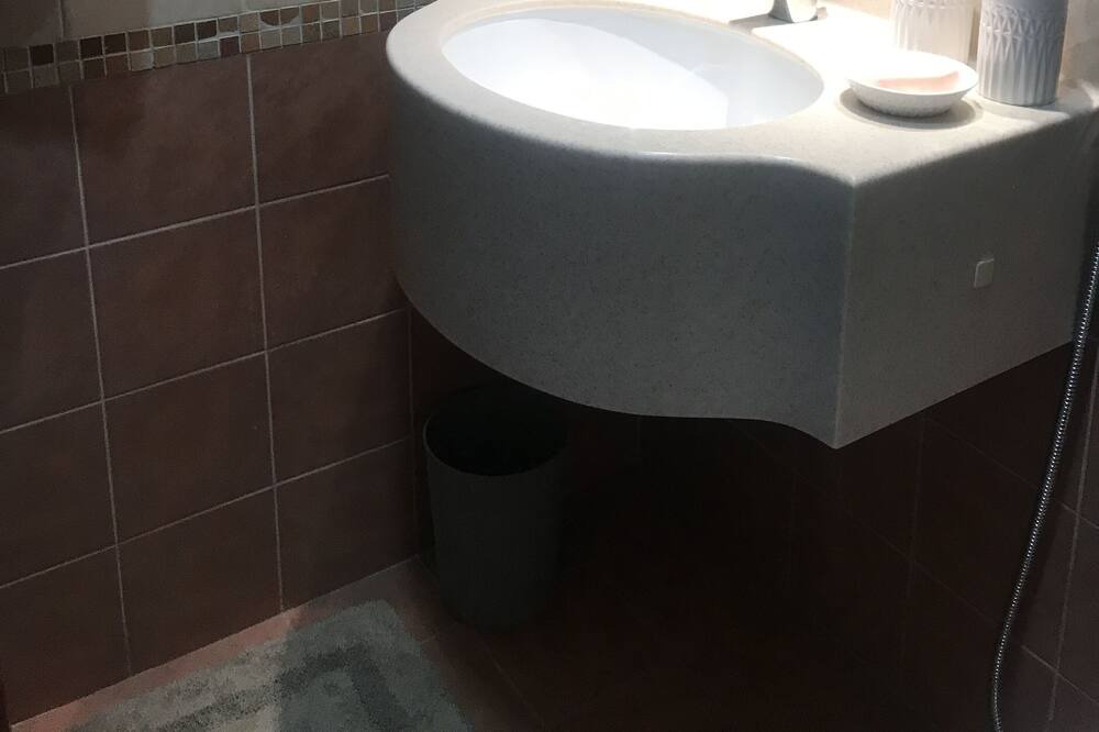 Photo of Bathroom in Dubai Marina