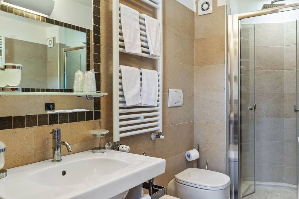 Photo of Bathroom in Villalago