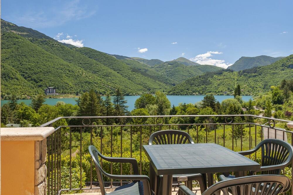 Photo of Patio Balcony in Villalago