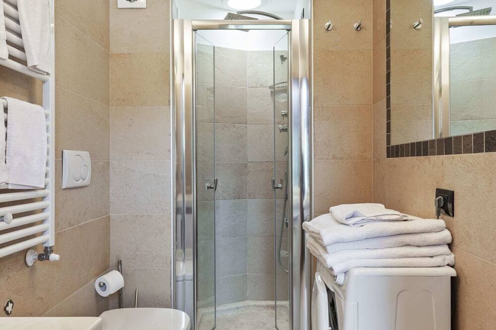 Photo of Bathroom in Villalago