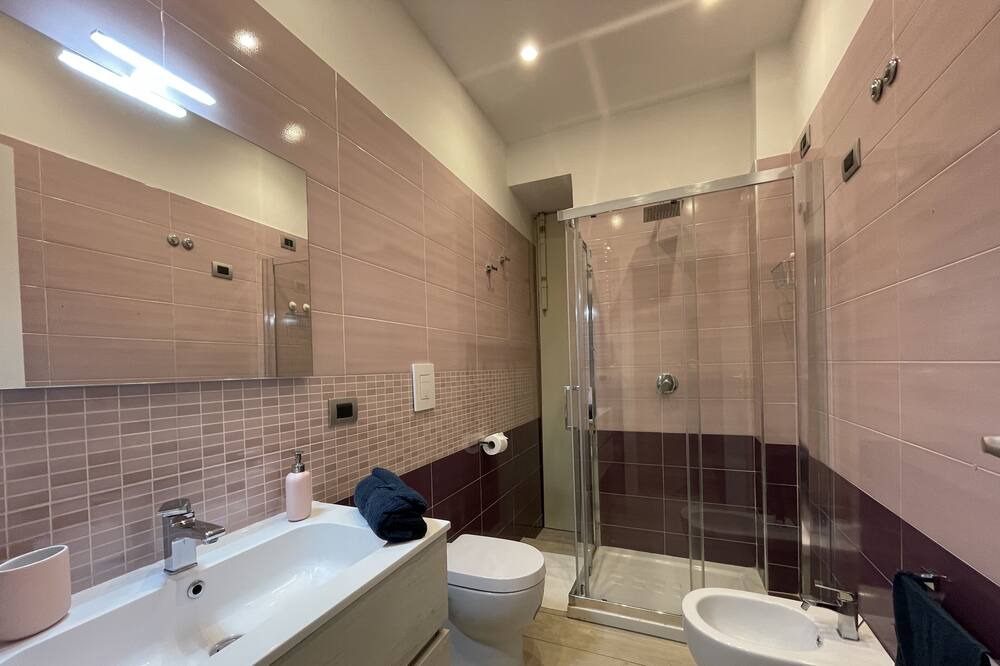 Photo of Bathroom in Naples City Centre