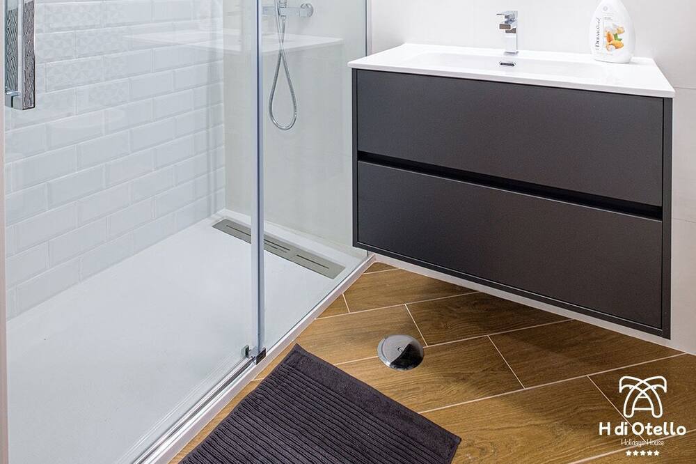 Photo of Bathroom in Rende