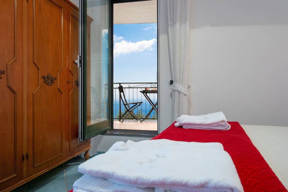 Photo of Bedroom in Furore