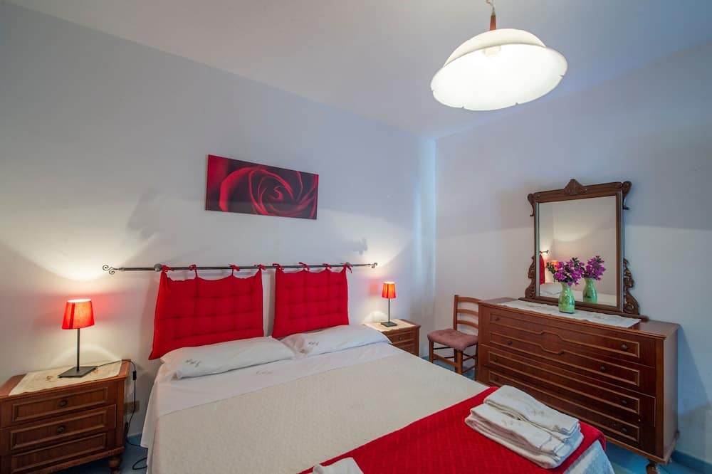 Photo of Bedroom in Furore