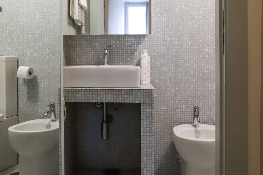 Photo of Bathroom in Naples City Centre