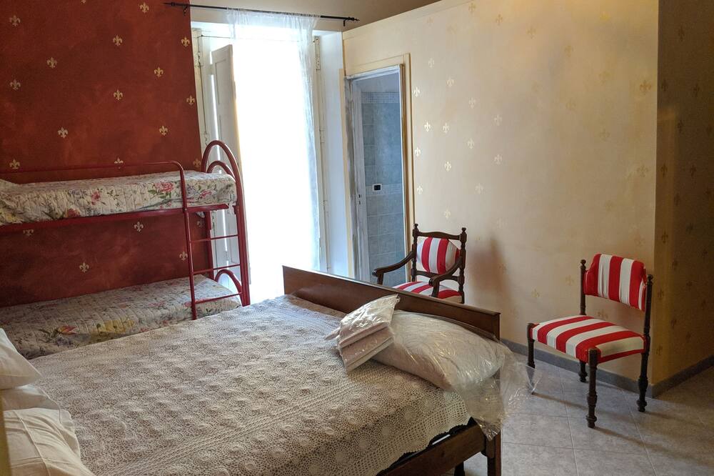 Photo of Bedroom in Petina