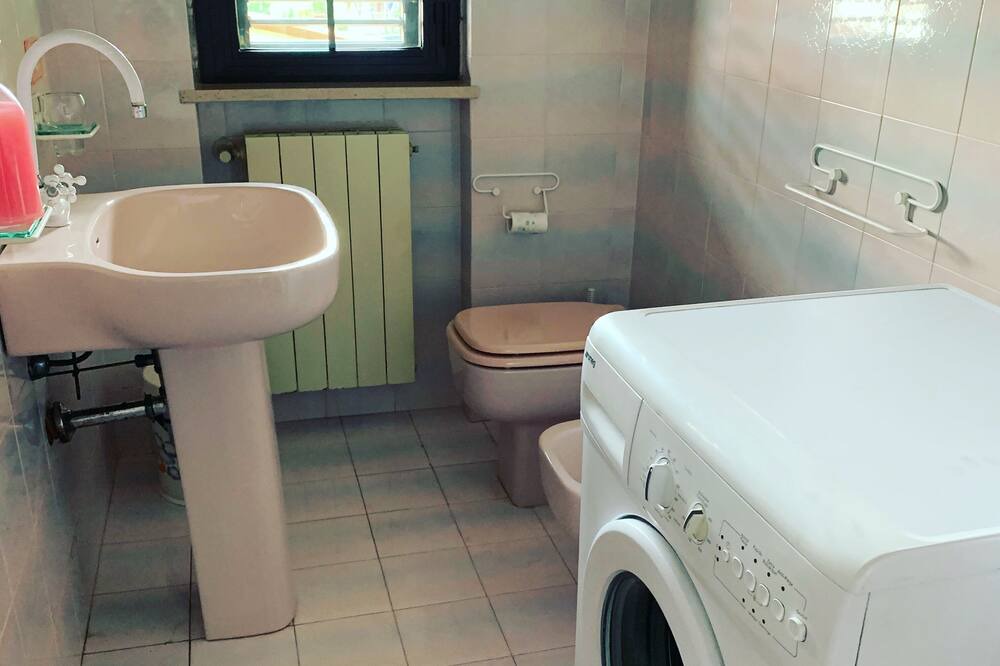Photo of Bathroom in Torrevecchia Teatina
