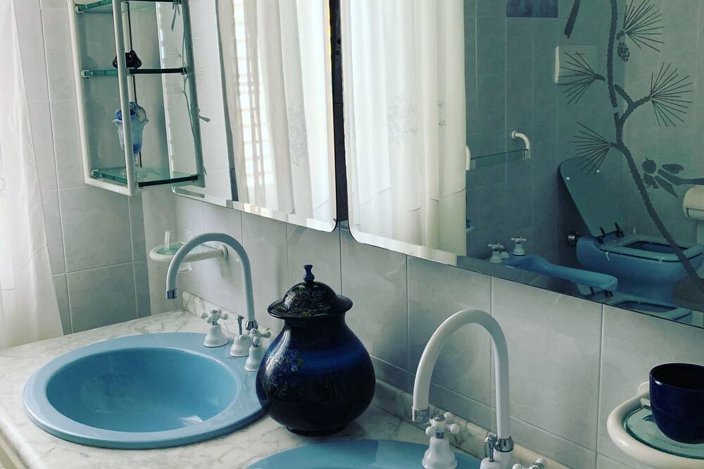 Photo of Bathroom in Torrevecchia Teatina