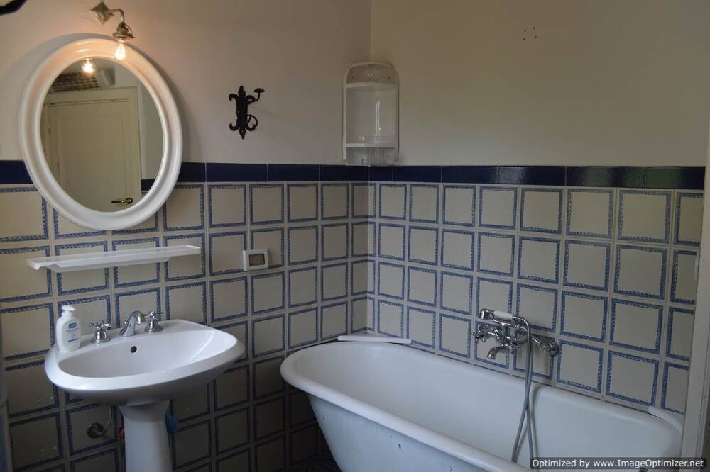 Photo of Bathroom in Scala