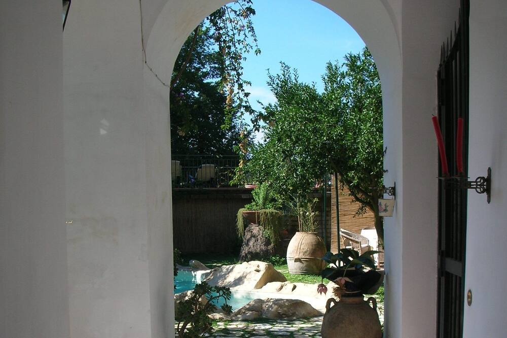 Photo of Patio Balcony in Nola