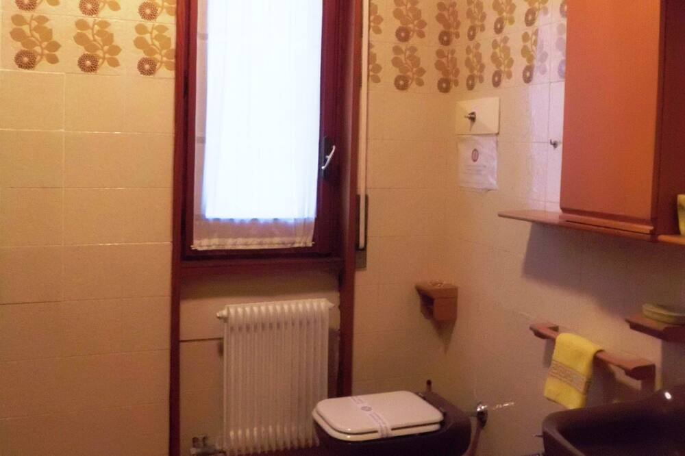 Photo of Bathroom in Trecase
