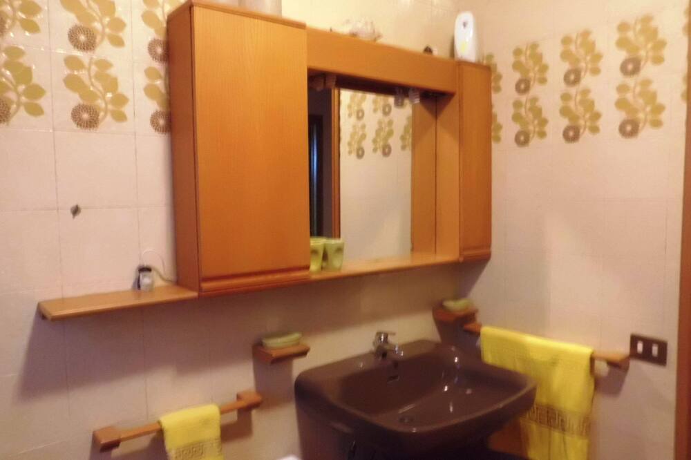 Photo of Bathroom in Trecase