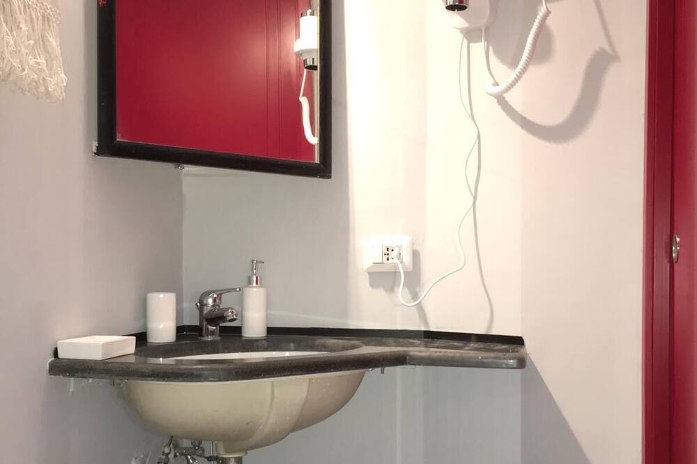 Photo of Bathroom in Chiaia