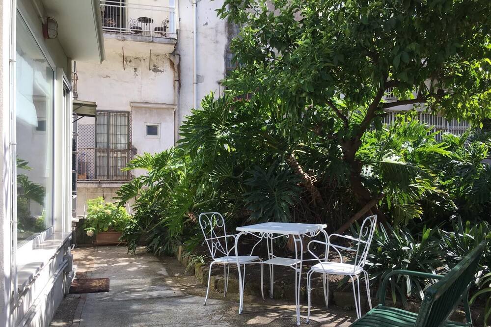 Photo of Patio Balcony in Chiaia