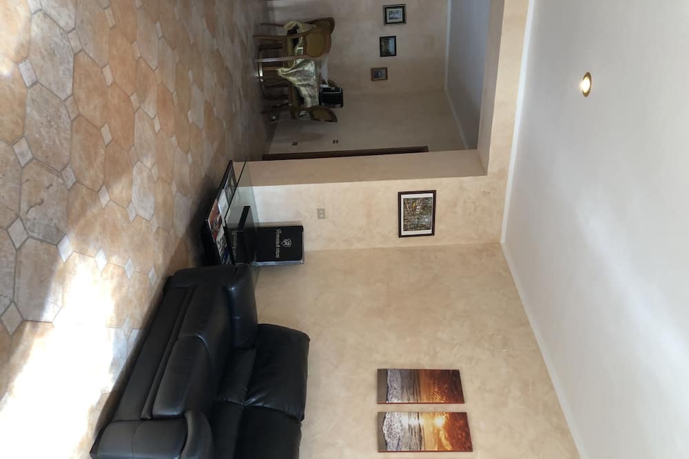 Photo of Livingroom in Aquino