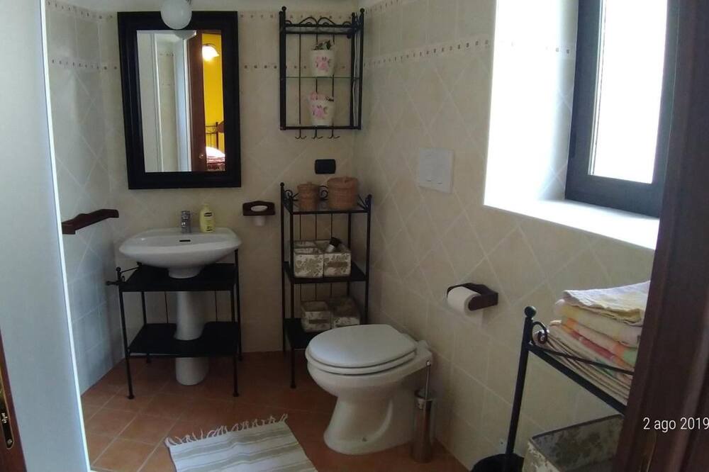 Photo of Bathroom in Scapoli
